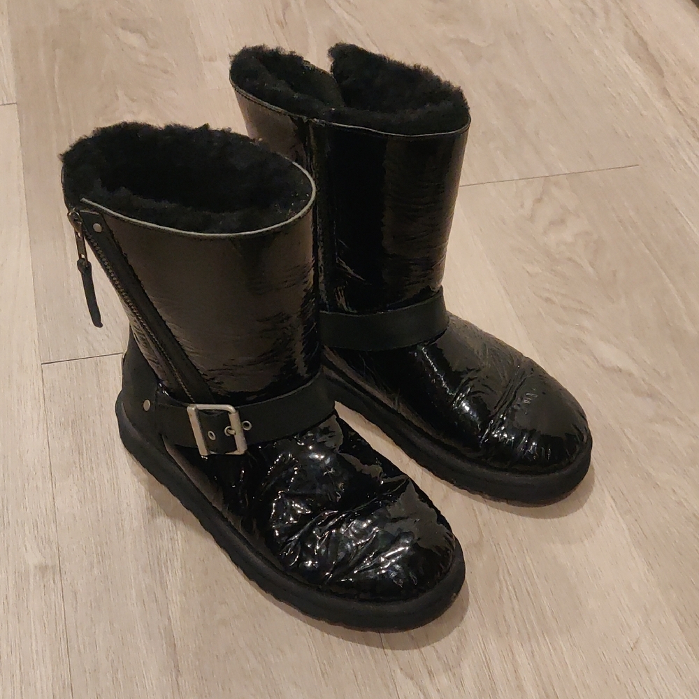 UGG AUSTRALIA CLASSIC SHORT BLAISE BOOTS BLACK PATENT  WOMENS SIZE 7